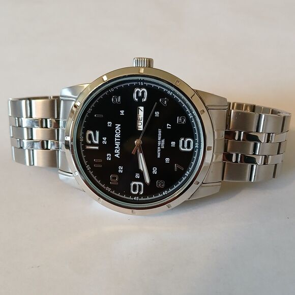 Armitron Men's Black Dial Date Indicator Silver Tone Watch WR 165FT 20-5398SV - Picture 1 of 13